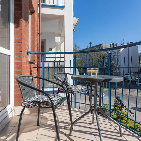 Kołobrzeg Apartament Towarowa by Renters *